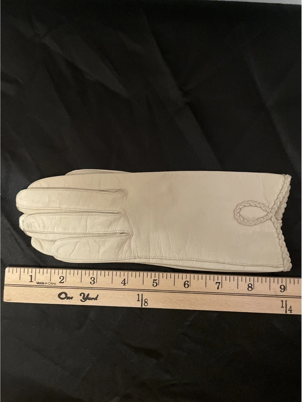 Vintage Cream Leather Gloves Braided Cuff Size 6.5 Made in Czechoslovakia
